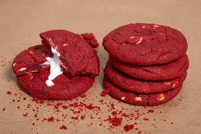 490 kcal - Red Velvet Cookies كوكيز رد فيلفت